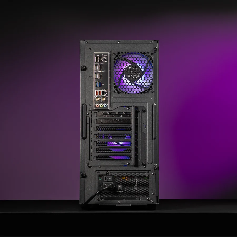 Thermaltake Gaming System Infinity PRO V7 - AMD 7500F / RTX 5070/ B650 WIFI/ 32GB RAM/ V350 Black